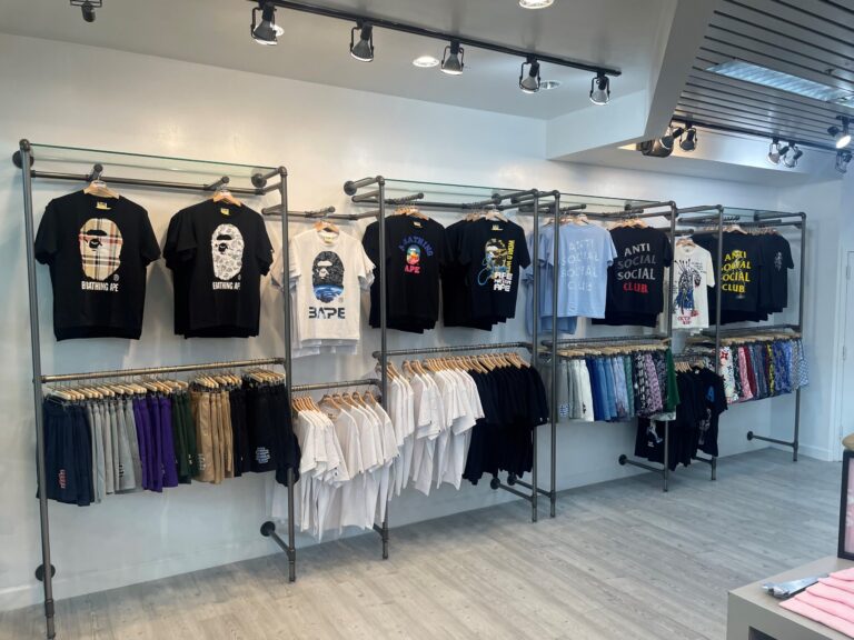 Boutique Clothing Store idea with pipes and natural wood