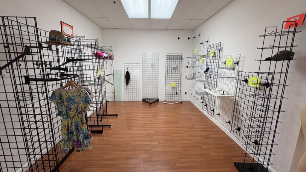 gridwall panels at displayarama